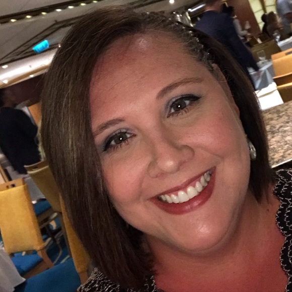 Meet your Posher, Amy - Picture 1 of 2